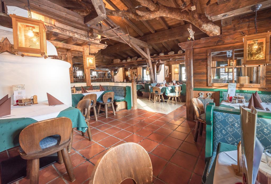 Pension Restaurant Dorfalm Leogang Eksteriør billede