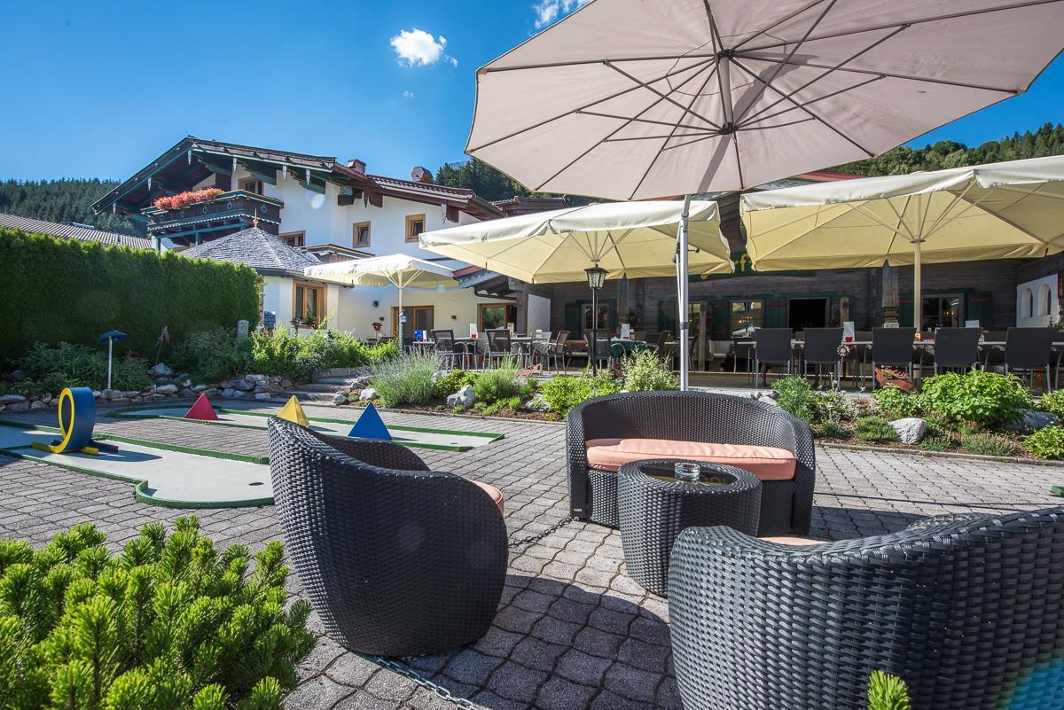 Pension Restaurant Dorfalm Leogang Eksteriør billede