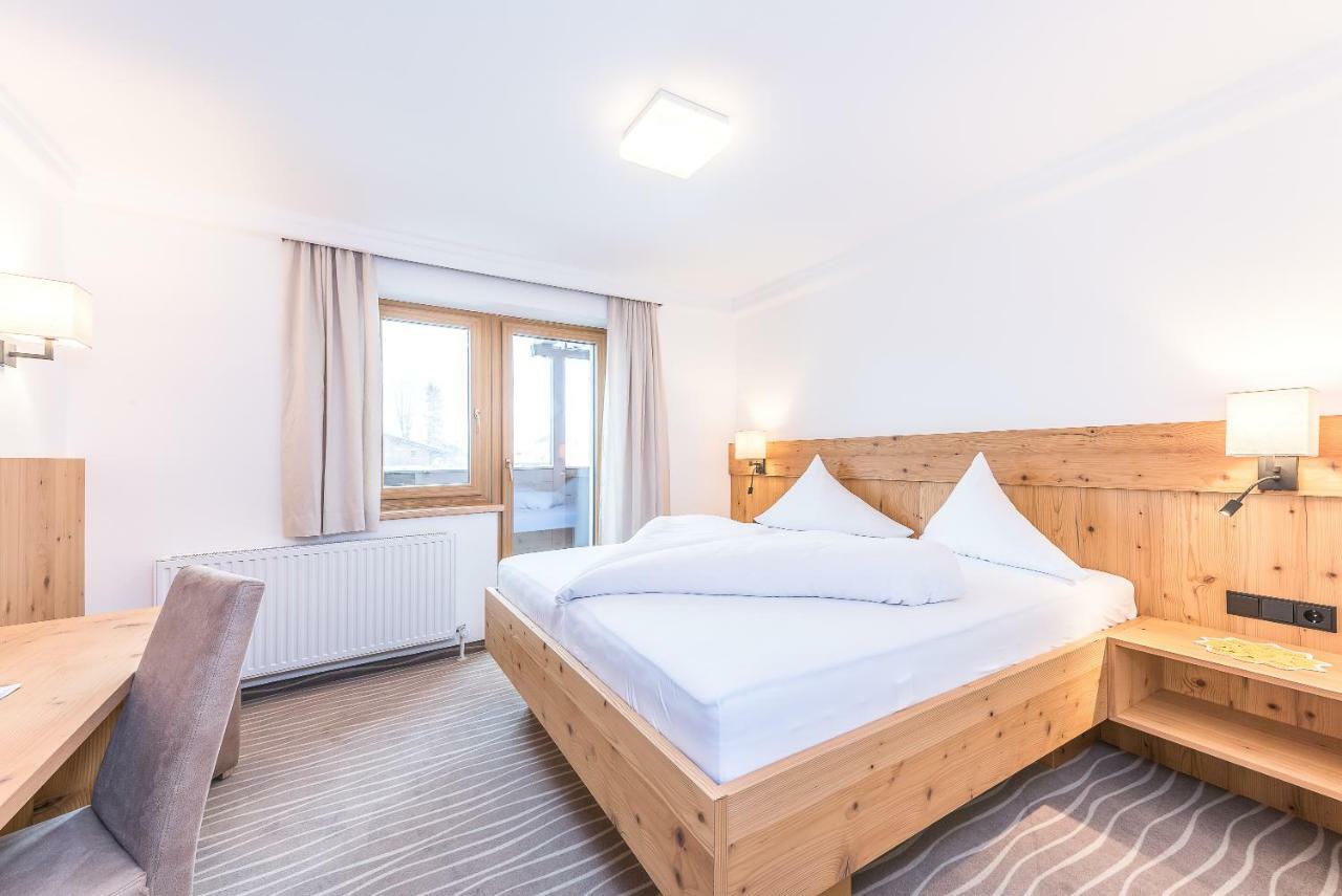 Pension Restaurant Dorfalm Leogang Eksteriør billede